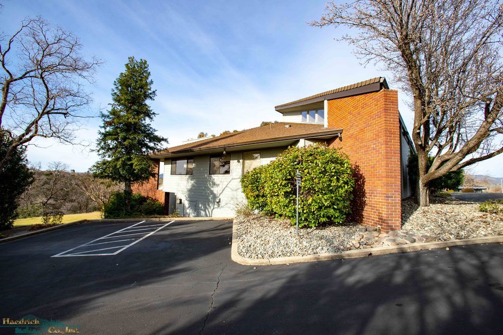 Medical Office Building - Clairmont Doctors Park: 2650 Edith Ave, Redding, CA 96001